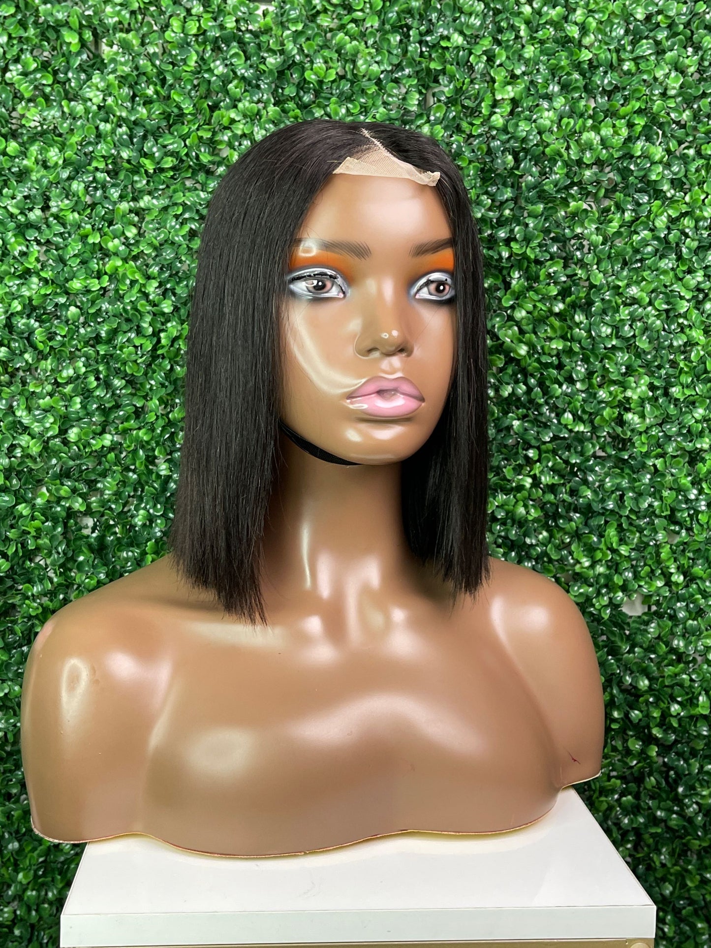 Mayqueen 10-inch Bob 2x6 real hair wig front high definition transparent lace real hair wig no rubber wig suitable for black women.